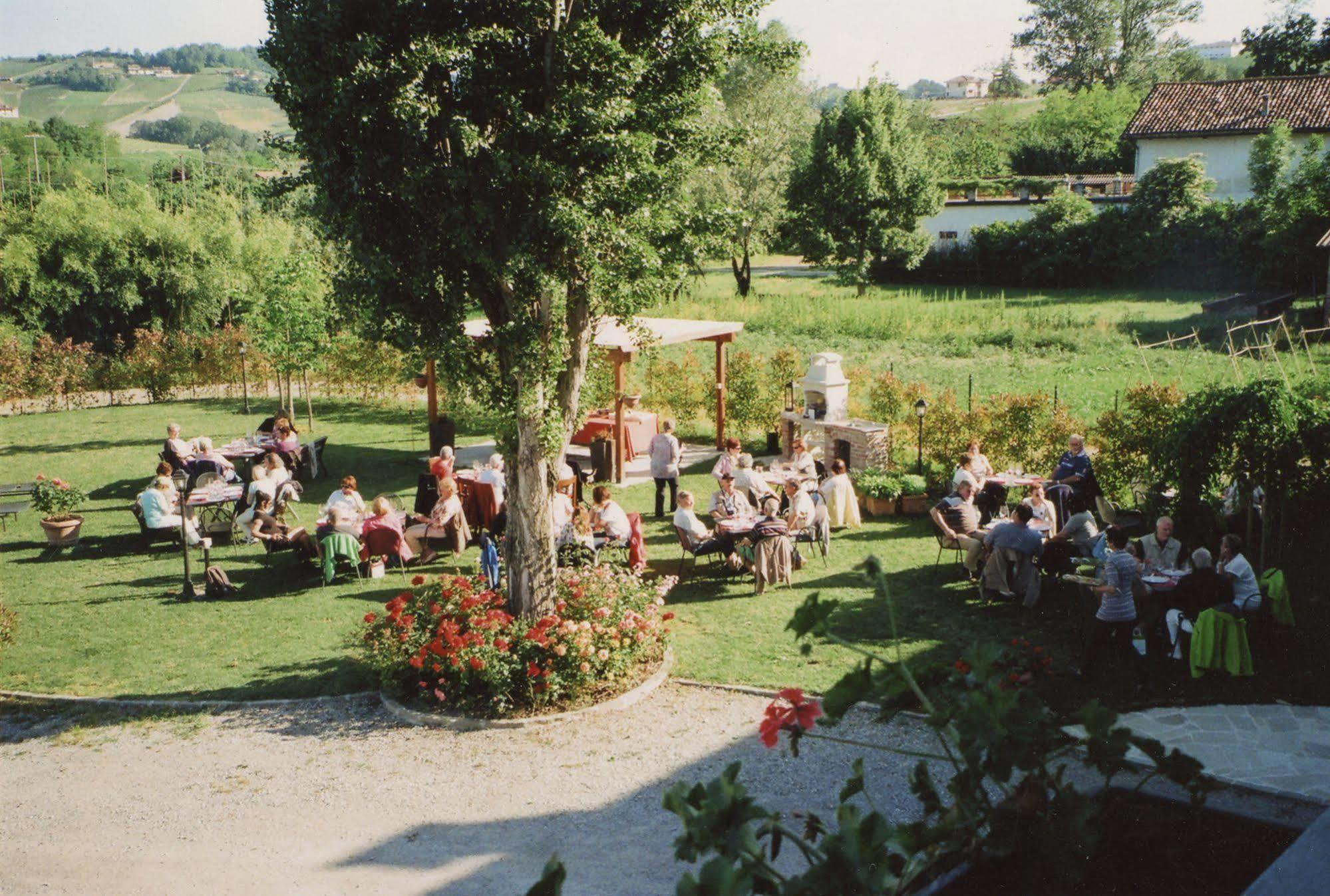 Cascina Rocca - Guest House Castiglione Falletto Zewnętrze zdjęcie